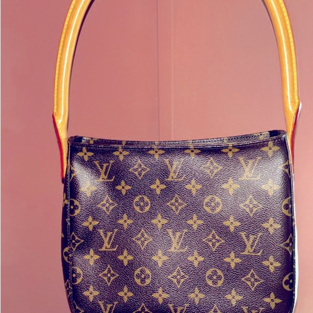 Gorgeous Authentic like brand new Louis Vuitton Handbag💛